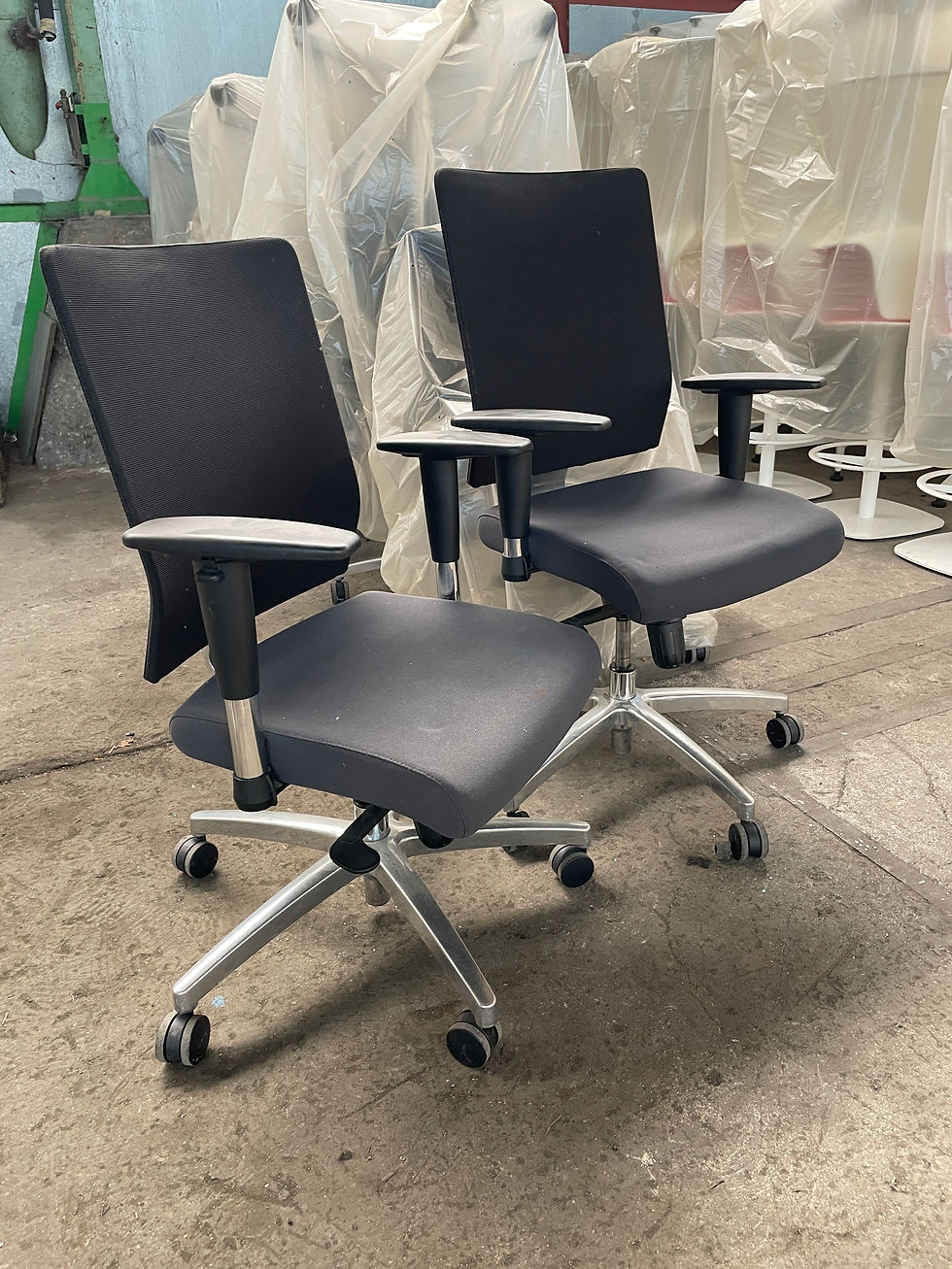 Miniature : Lot de 2 - Fauteuil gris et noir avec accoudoirs (Qté : 1) FAU332