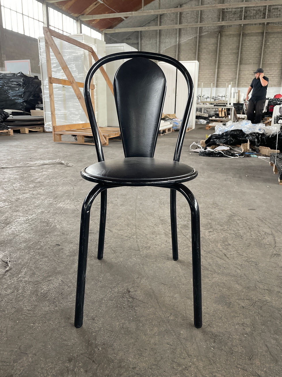 Miniature : Chaise de bistrot noire (Qté : 39) CHA372