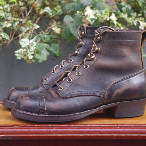 肩肘張らないレザーソールの”ナチュラル感”