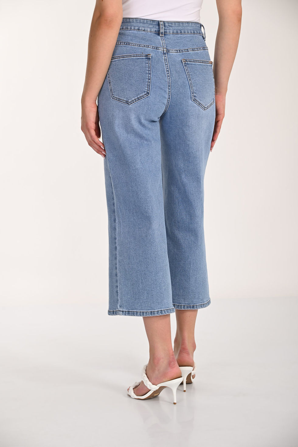 Thumbnail: Frank Lyman Blue 7/8 Jeans Style 266523