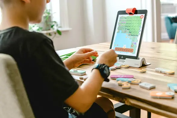 kelly-sikkema-37Gug7AWjoo-unsplash 2.webp