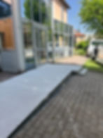 Rampe pour les personnes à mobilité réduite à Romans-sur-Isère
