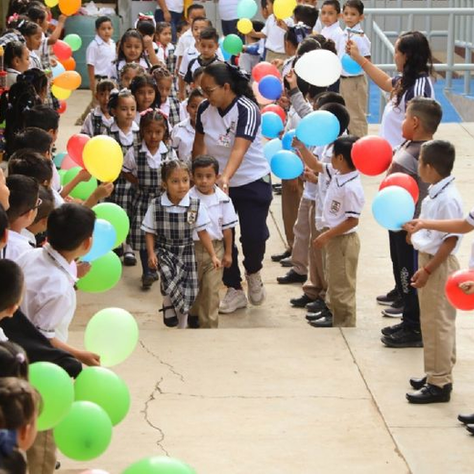 Estudiantes enfrentan cambio de política educativa en nuevo ciclo escolar