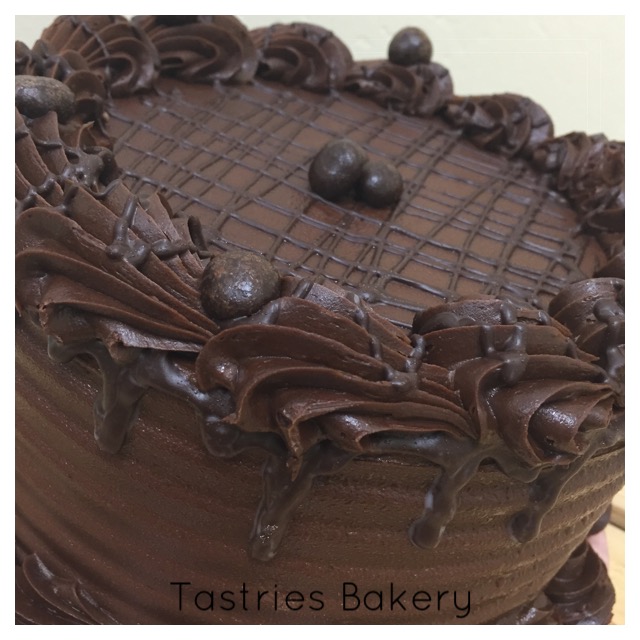 Custom Cakes Tastries Bakery, Bakersfield CA