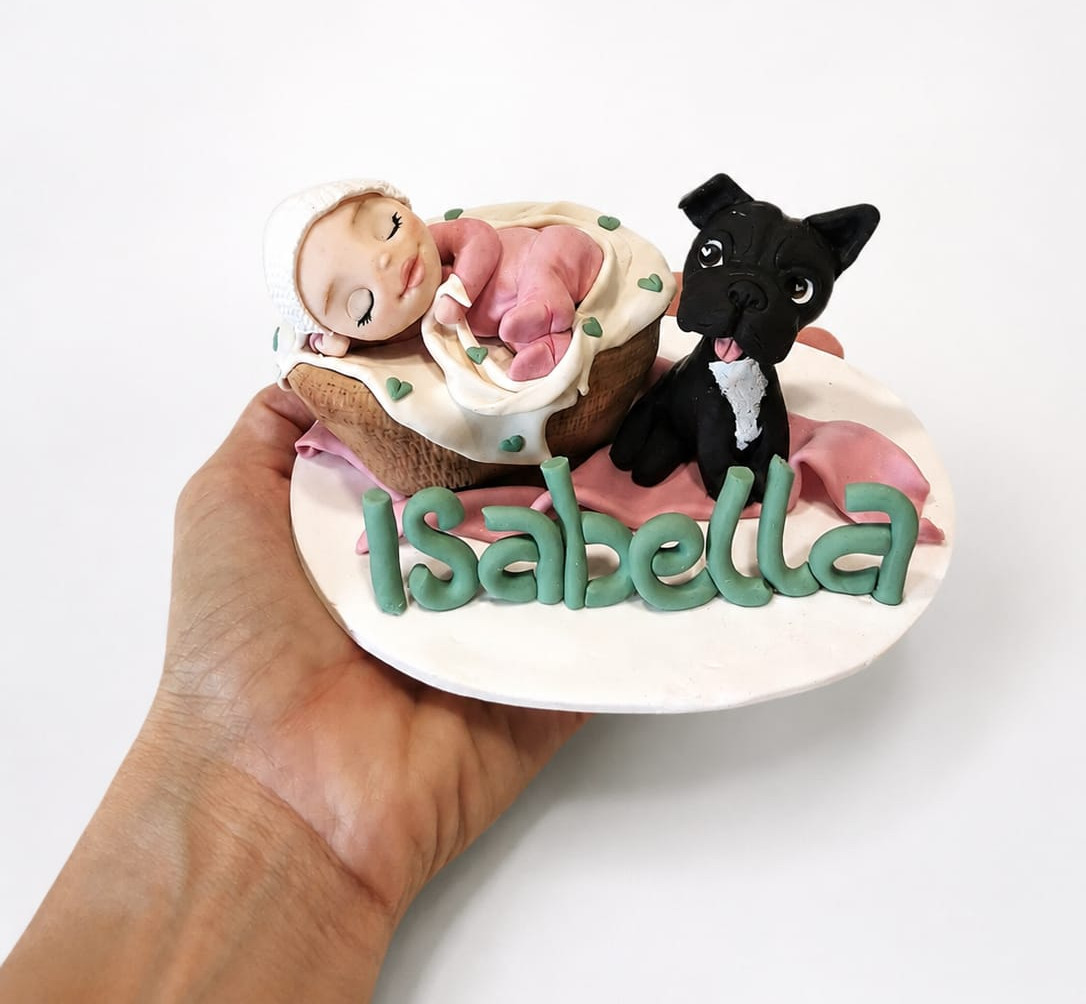 cake topper nascita personalizzato con bambina e cane di famiglia