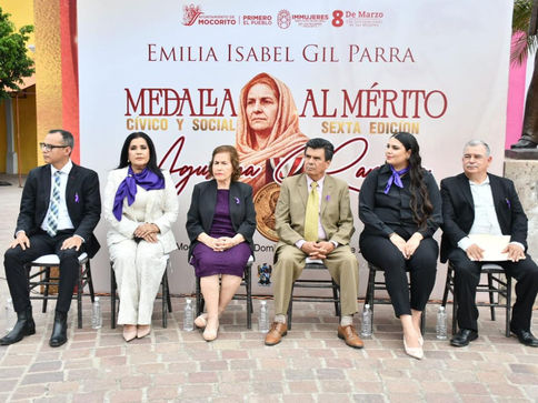 Rinden homenaje póstumo a Emilia Isabel Gil Parra con la Medalla “Agustina Ramírez”