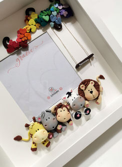 cornice nascita personalizzata con nome e dati nascita realizzata a mano in fimo tema giungla