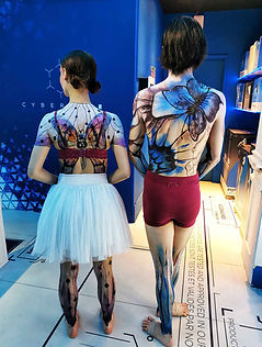 Creative body painting on a model, photographed as part of Hiroko Masuda's portfolio.