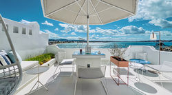 Shared outdoor lounge of Superior rooms 11 & 12