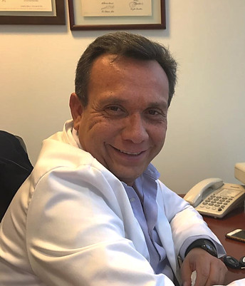 Doctor Dudley Diaz especialista en menopausia