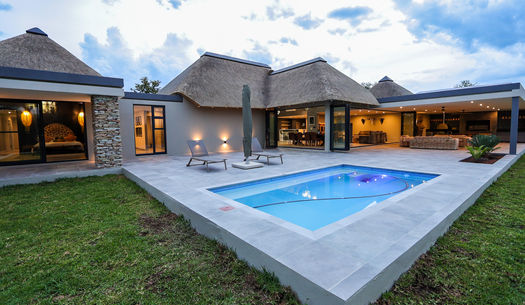 ZS 1244 Swart Home-2914.jpg