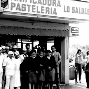 Revista del Estadio Español destacó rol de losINMIGRANTES EN LASPANADERÍAS CHILENAS