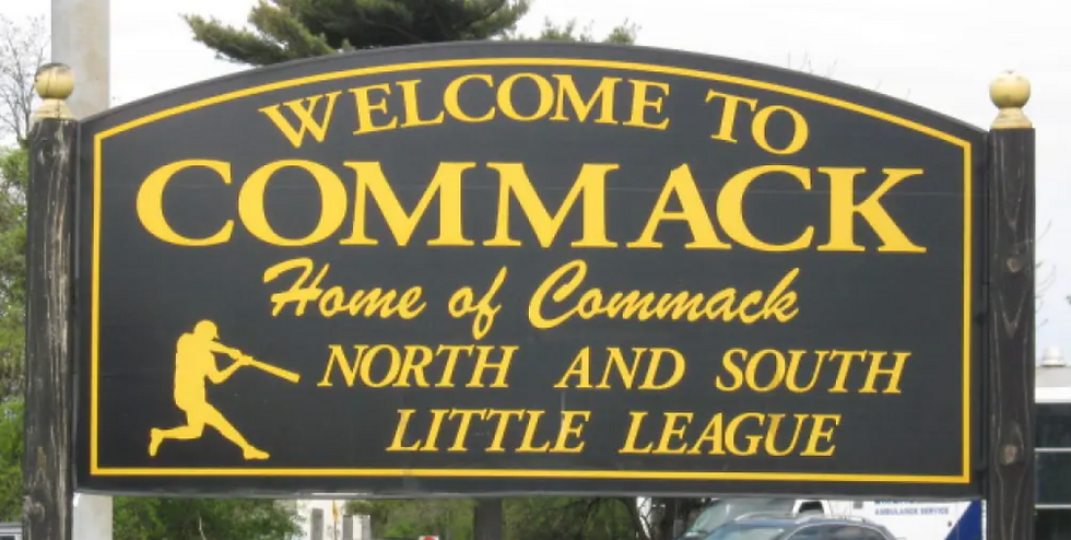 Commack welcome sign