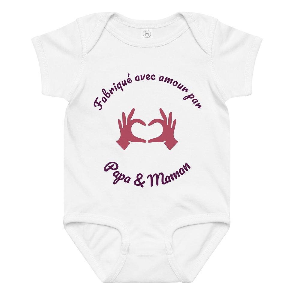 Body bébé fabriqué avec amour, sur fond blanc