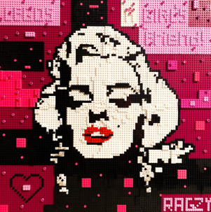 LEGO Lady Marilyn Monroe, Pink Edition