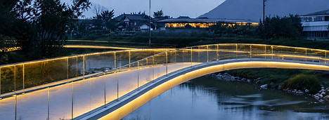 lichtband_bruecke_c.jpg