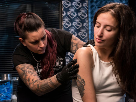 Melanoma y tatuajes: qué tenés que saber para tatuar/tatuarte sin poner en riesgo la detección temprana de este cáncer