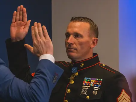 Dakota Meyer reenlists