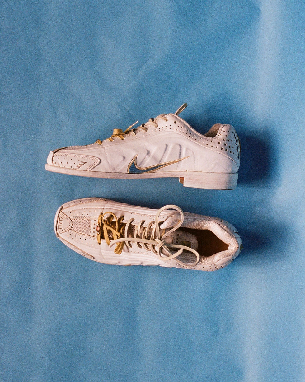 Thumbnail: LR x SF Nike Shox R4