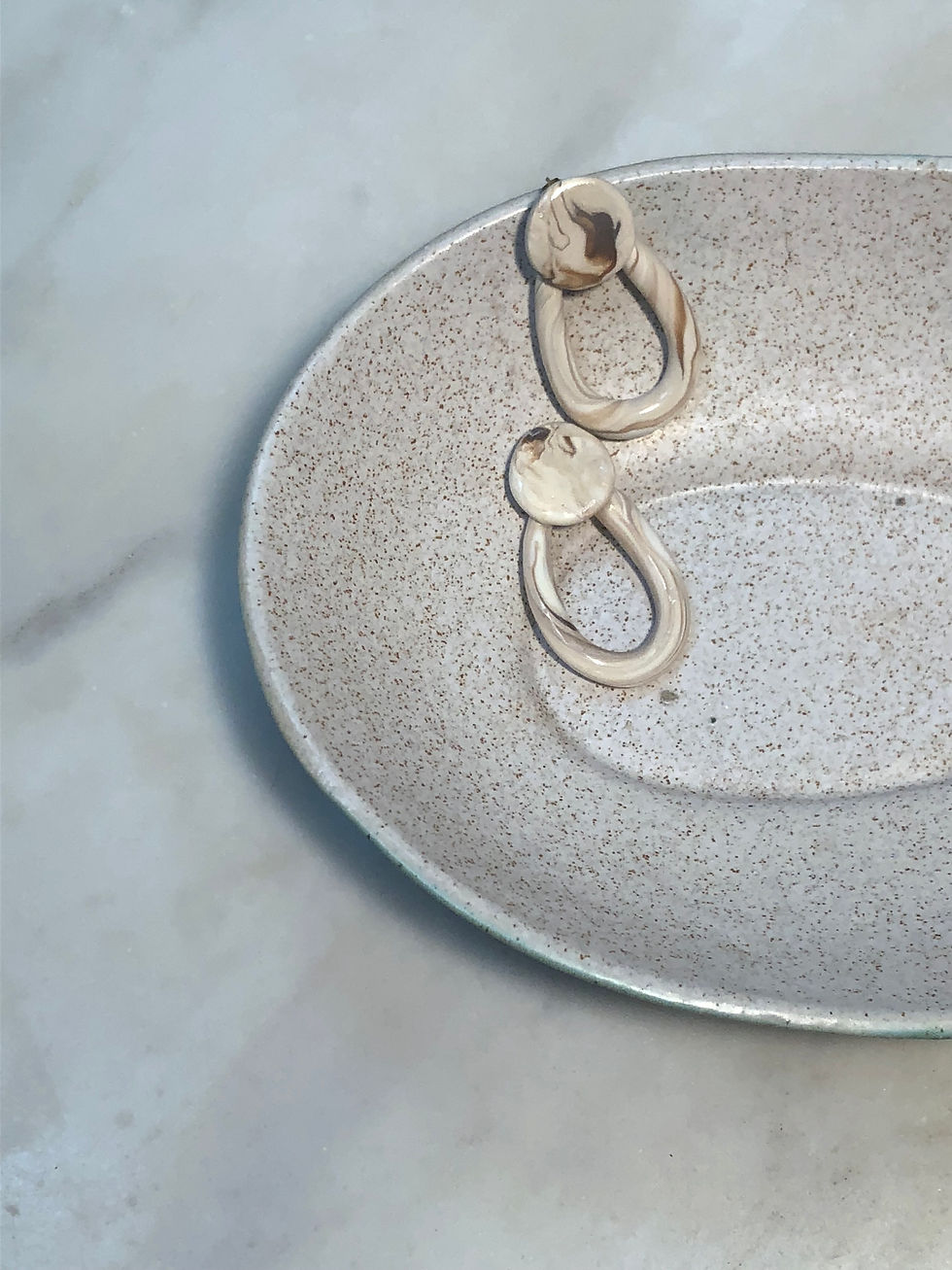 Thumbnail: Rolled Marble Oval Drop