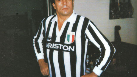 Urbano Quinto wearing a Juventus football shirt by Andy Warhol. Shot taken in the manner of their mutual friend Salvador Dalì.
Polaroid photo taken and signed by Andy Warhol - 1985.

The book
The World of  Urbano Quinto
will contain other unpublished photos and Polaroids of  Urbano Quinto, Anita Bischoff and Mauro Urbano by and with Andy Warhol, Jean-Michel Basquiat, Keith Haring and friends, and will tell for the first time the golden decade of Street and Pop Art seen from the eyes of  Urbano Quinto through the friendships with the Pop Art trio.