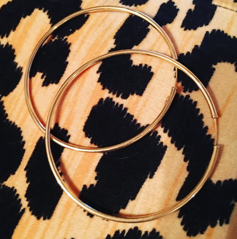 Hoop Earrings / Gold