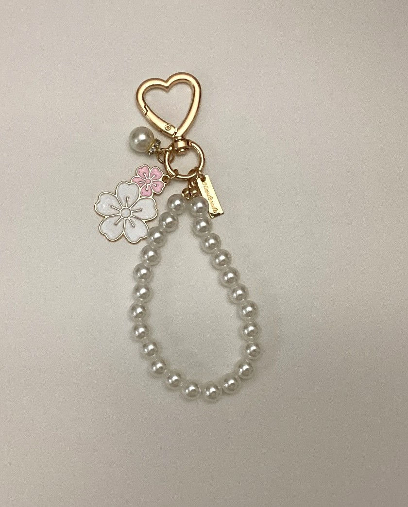 Thumbnail: CLASSIC PEARL BAG CHARMS