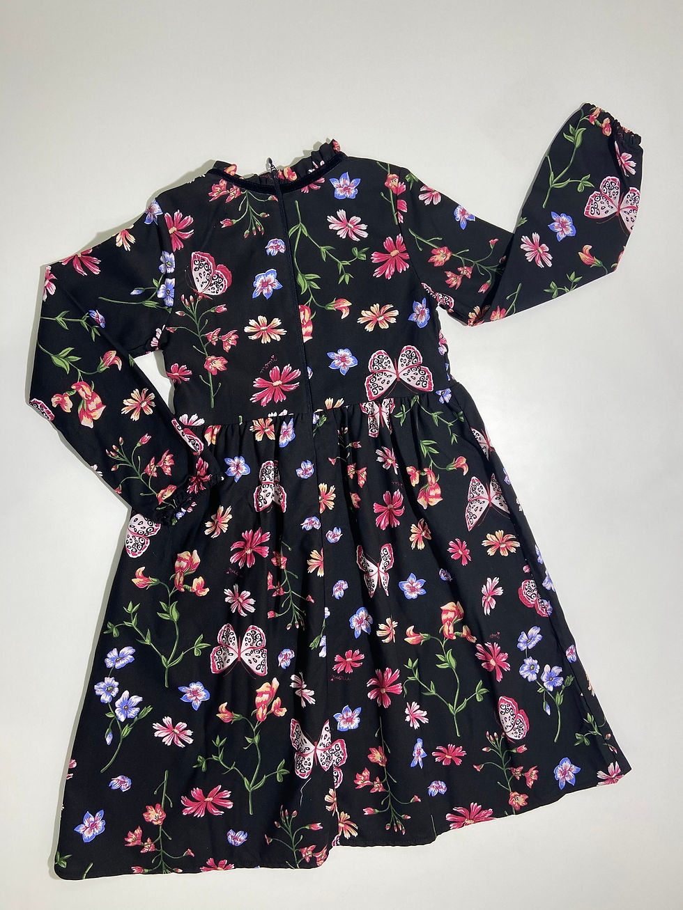 Thumbnail: Terra
  di Luca Boutique Infantil