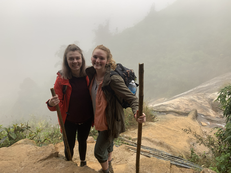 Yellow Car. Lobby - E-5. 30 minute. Driver is coming.