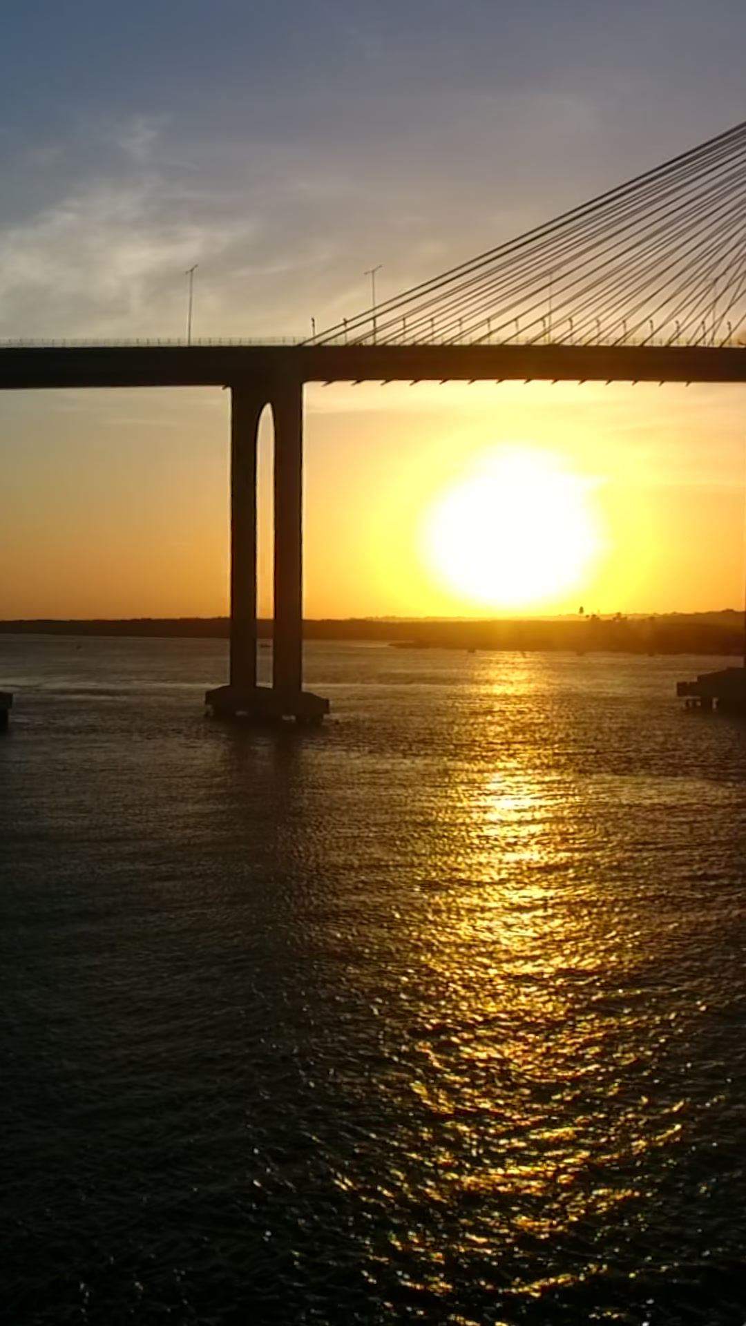 URBANO 1b - 1080x1920 29,97fps, 9_16, Prores 422_H265_.m4v 19,1Mb.m4v.zip