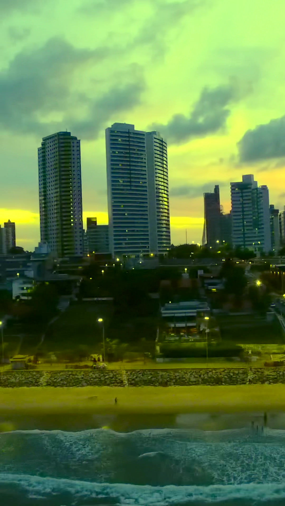 URBANO 23a - 1080X1920p (9_16) - 27,97 FPS - H265 8 BITS - ORLA PONTA NEGRA - NA