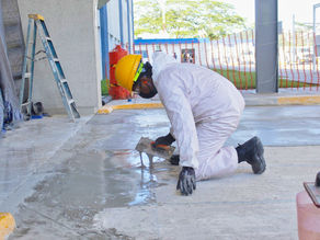 PISO RESISTENTE DENTRO DE LAS INDUSTRIAS