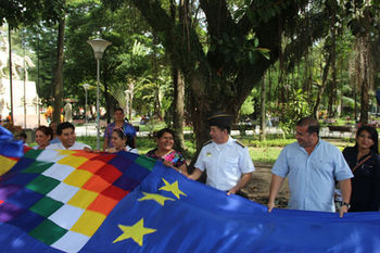 Ministro Cocarico y Gobernador del Beni, inician campaña para tener la bandera mas grande del mundo