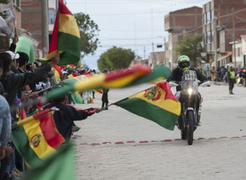 Dakar ingresa a Bolivia y desata fiesta cultural y de hermanamiento