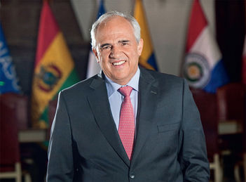 Samper: Me siento tranquilo porque Morales es la persona indicada para resolver situación de UNASUR
