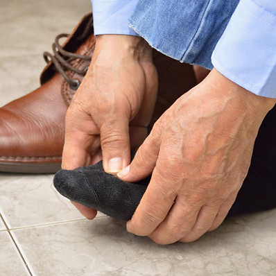 shoesTight-819664910-770x533-745x490.jpg