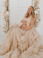 Babybauchfotografin Jenni im Fotostudio in Aalen