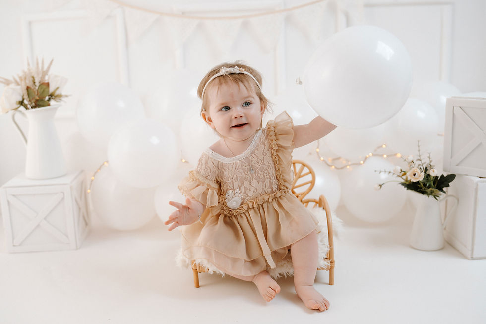 Baby beim Cake Smash Shooting zum ersten Geburtstag in Aalen