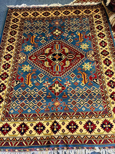 アフガニスタン産手織り絨毯 | アフガンサフラン 