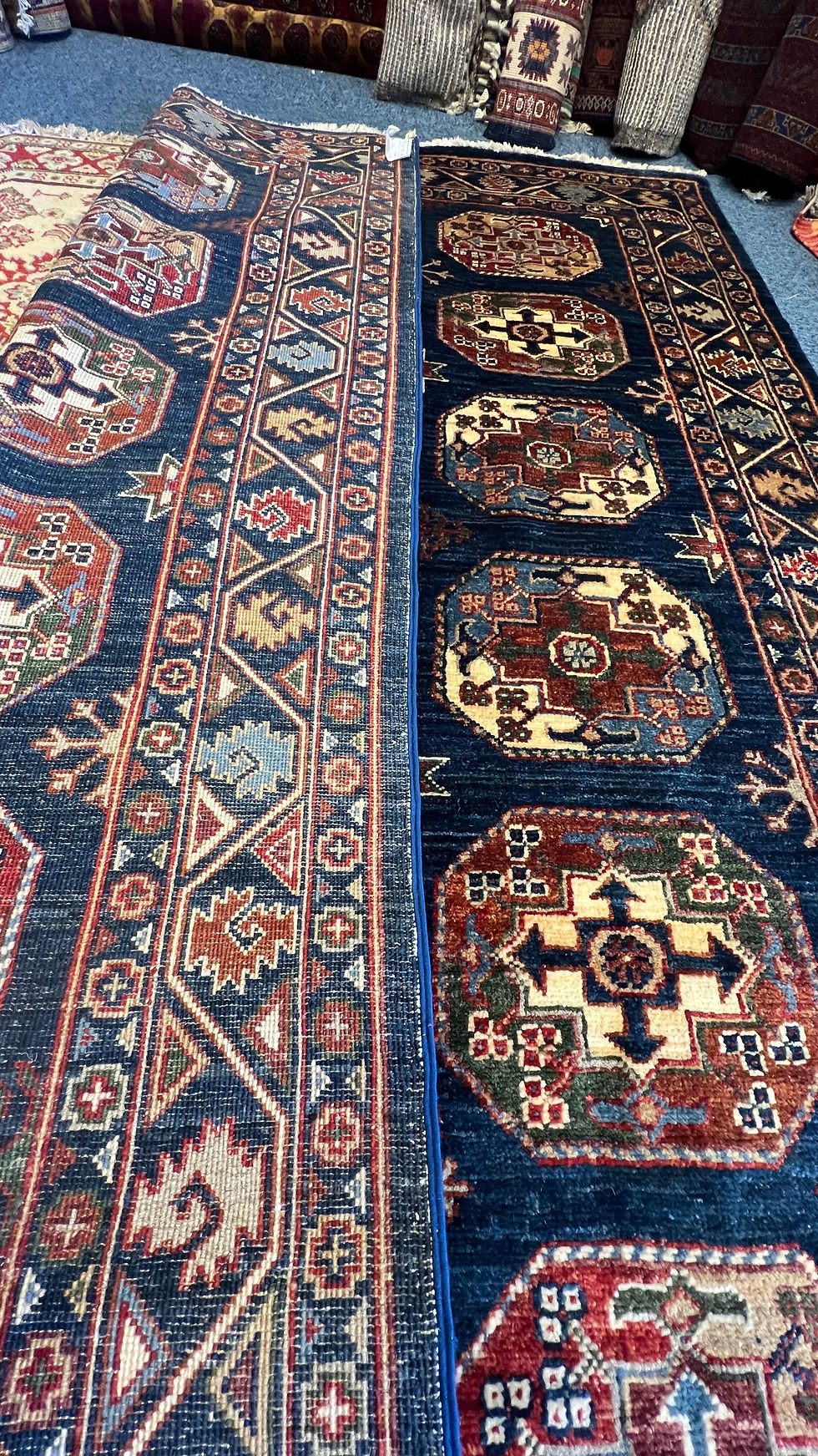 サムネイル： アフガニスタン産　手織り　200x150cm