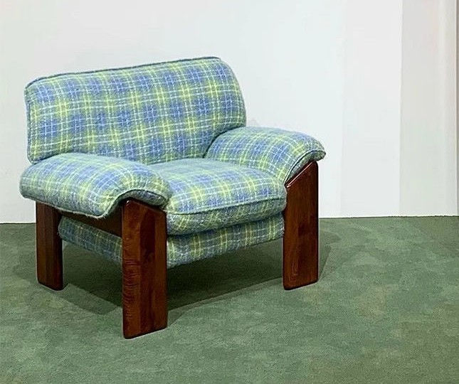Green Plaid Fabric Accent Chair with Solid Wood Legs and Cushioned Arms