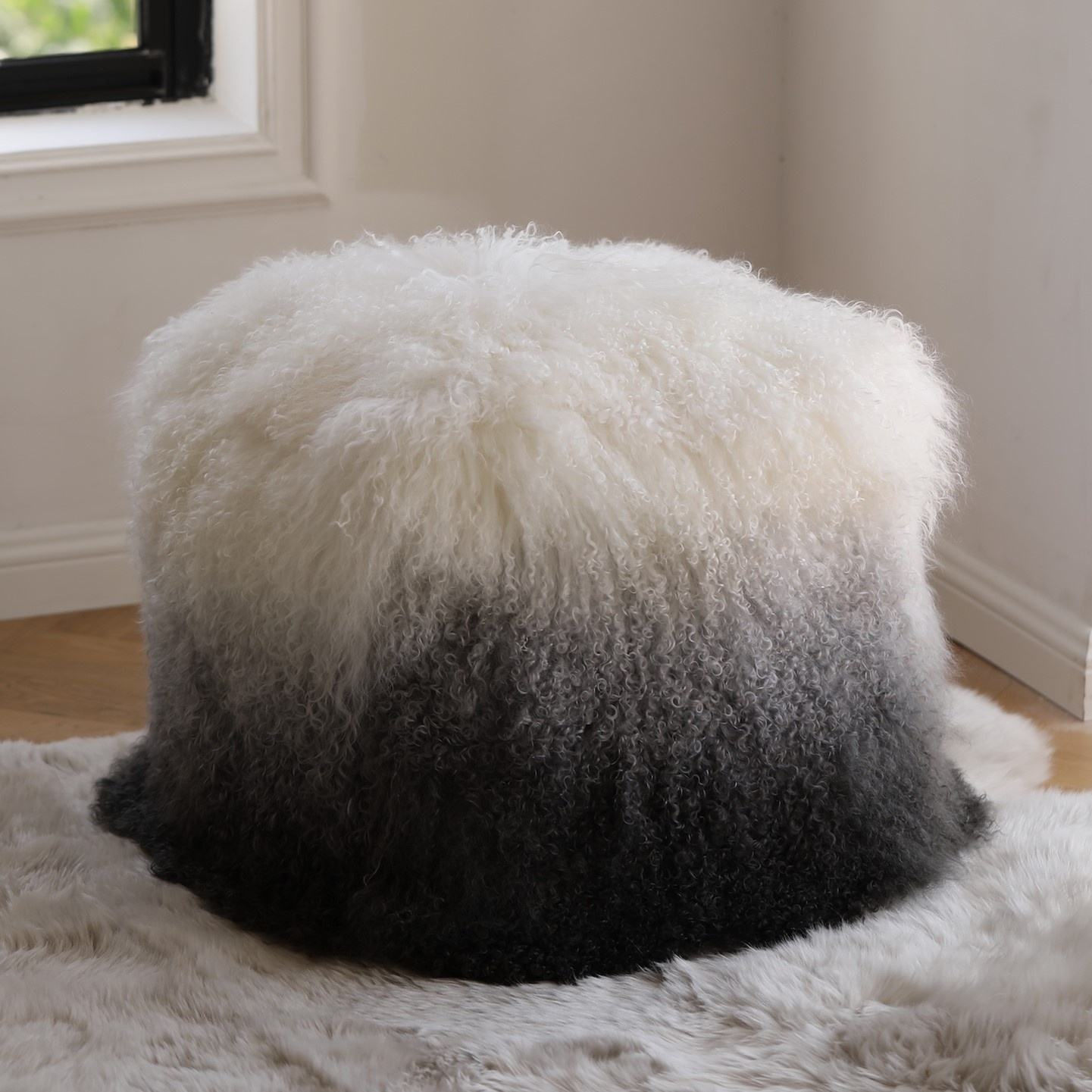 Nordic Lamb Fur Pouf