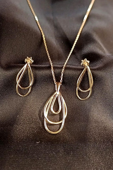 Set přívěsku s náušnicemi