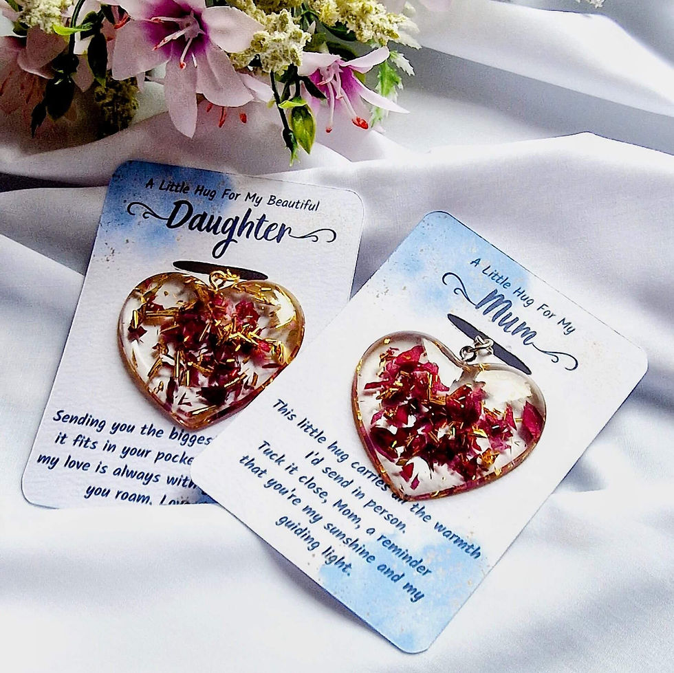 Thumbnail: Pocket hug card display, personalized with a resin heart keychain made with rose petals