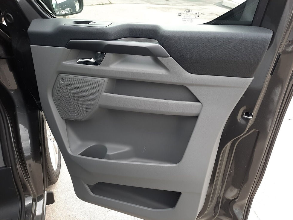 Miniature : TOURNEO CUSTOM L1 8 POSTI 4X4