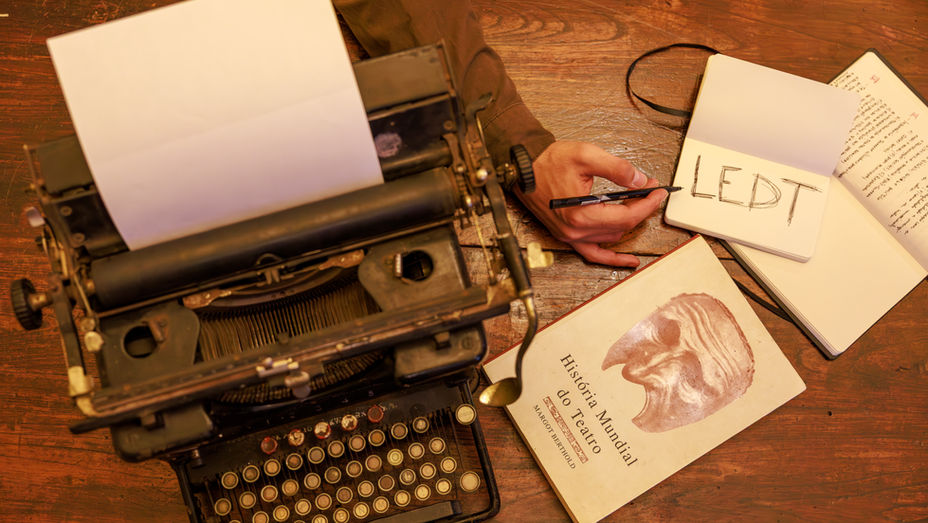 Atteliê Criativo abre vagas para curso gratuito de estudos teatrais