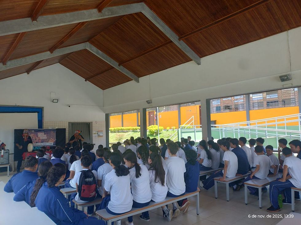 Alunos de Carambeí e Guaragi aprendem a confeccionar flautas tradicionais andinas