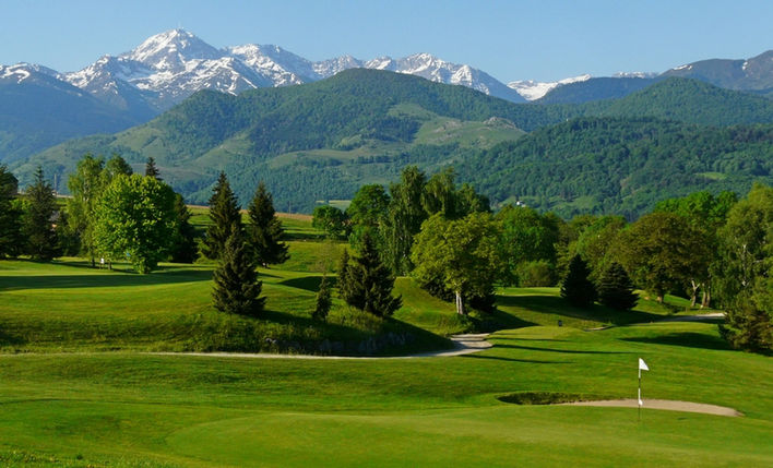 Bagnères de bigorre et son golf
