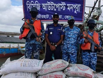 Boat Carrying Construction Materials and Fertilizers to Be Exported to Arakan Arrested in Bangladesh