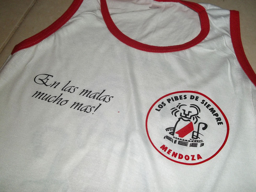 Musculosa dama frente